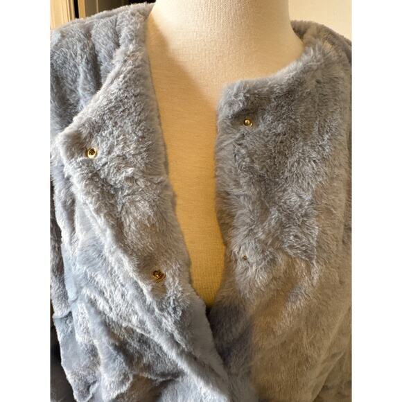 H&M Faux Fur Cropped Jacket Size Medium Oversized - Picture 6 of 10